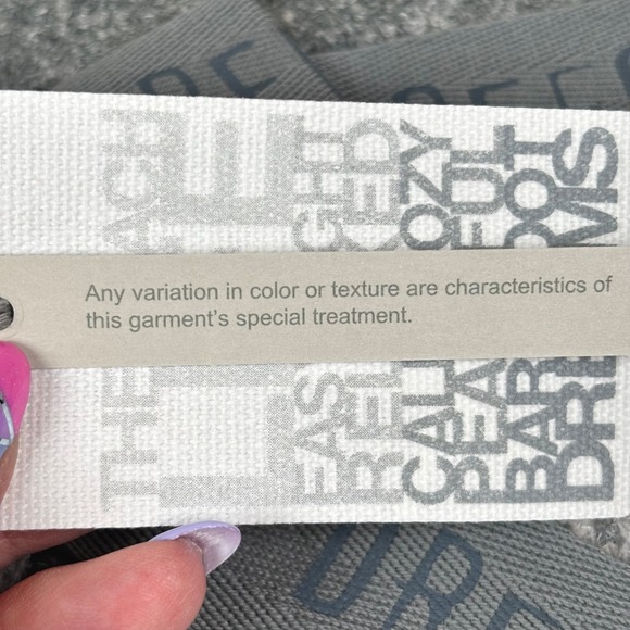 Barefoot Dreams CozyChic Lite Confetti Scarf Smokey Green Fog Gray Giftable NEW - Picture 5 of 8